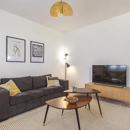 Holiday home La Maison Des Roses Athis (Marne)