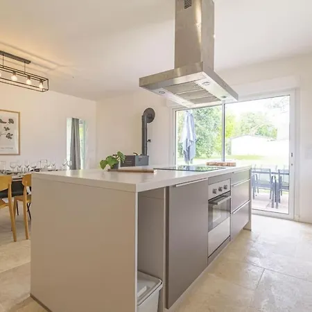 Holiday home La Maison Des Roses *