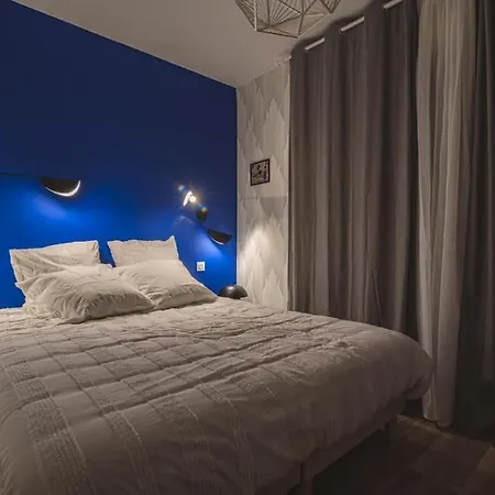Holiday home La Maison Des Roses Athis (Marne)