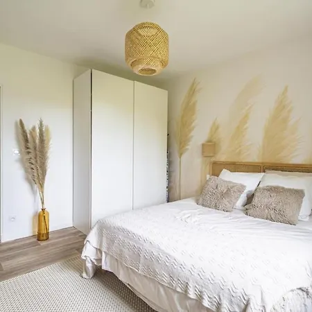 Holiday home La Maison Des Roses Athis (Marne)